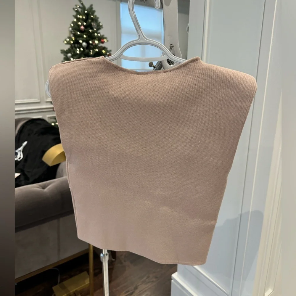 Brand new Zara Knit Top with Shoulder Pad - Picture 7 of 8